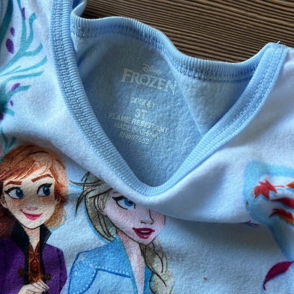 Disney & Holiday Time Toddler Girls Clothing Bundle Size 2T & 3T - Picture 10 of 11